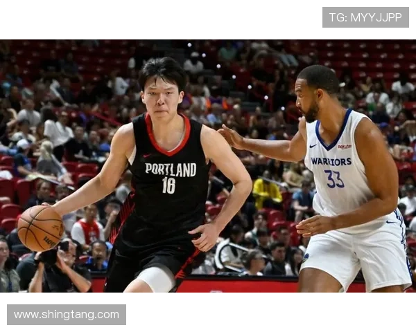 杨瀚森砍下8分8板5助3帽全面爆发助开拓者大胜火箭展现全能统治力 杨瀚森砍下8分8板5助3帽全面爆发助开拓者大胜火箭展现全能统治力